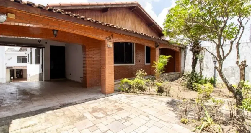 Casa à venda em Tucuruvi, com 3 quartos, 1 suíte, 3 banheiros, 10 vagas de garagem, 180m²
