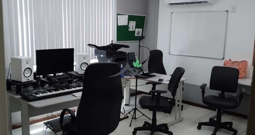 Sala comercial para alugar na Avenida Juracy Magalhães Júnior, 500, Rio Vermelho, Salvador