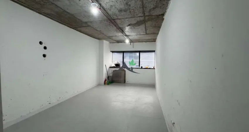 Sala comercial para alugar na Avenida Luís Viana Filho, 6468, Paralela, Salvador