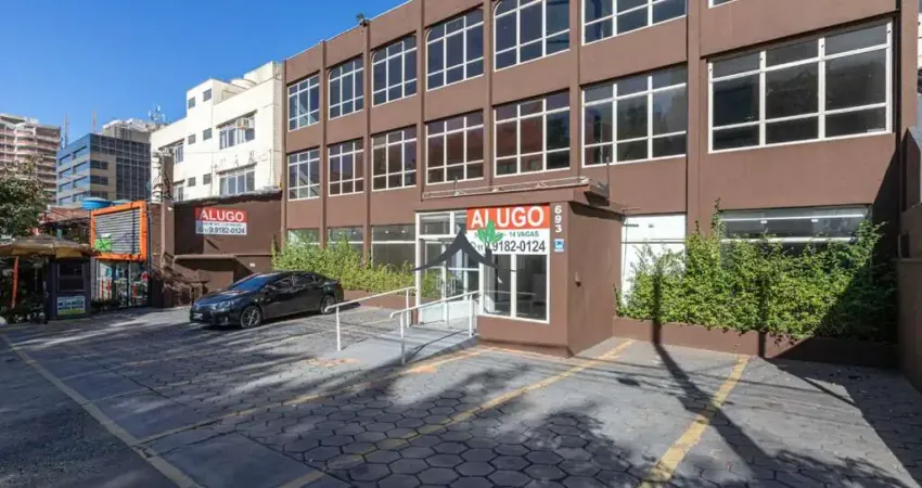 Prédio para alugar na Rua Henrique Schaumann, 693, Pinheiros, São Paulo