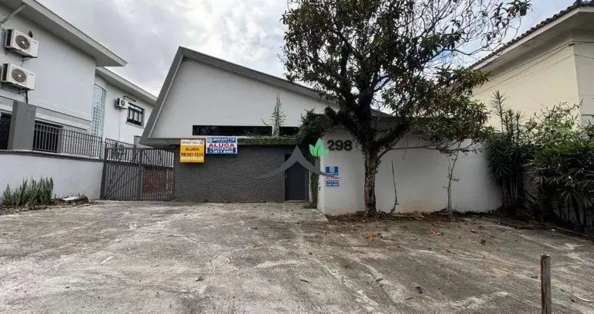 Casa comercial para alugar na Rua Almirante Pereira Guimarães, 298, Pacaembu, São Paulo