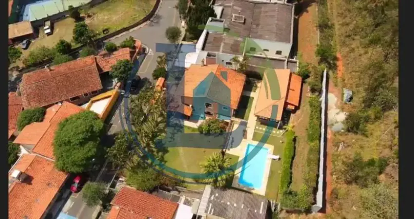 Casa Alto Padrão para Venda em Guararema, Centro, 5 dormitórios, 2 suítes