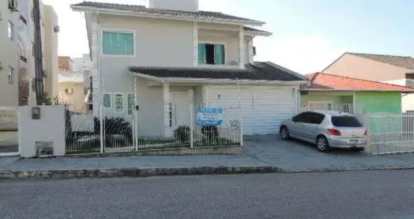 Casa com 3 quartos à venda na Rua Trieste, 180, Pagani, Palhoça