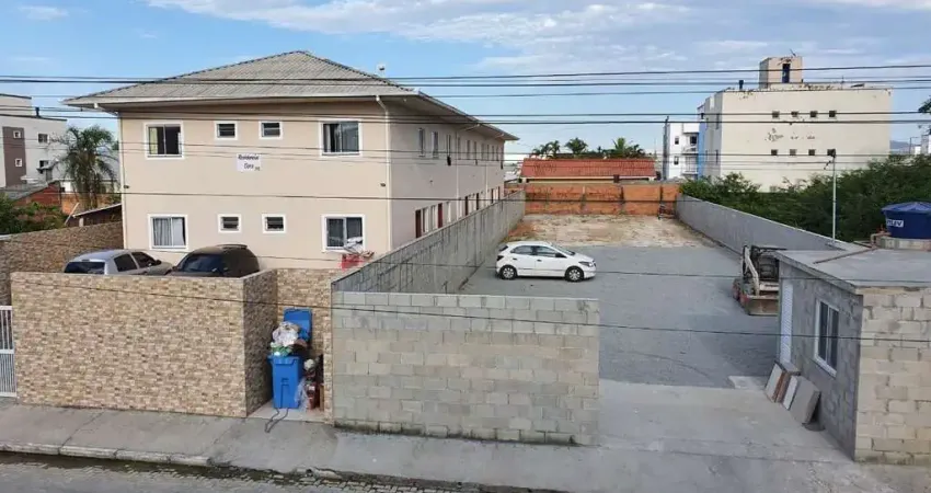 Terreno à venda na Rua Silvonei Estacino Patrício, 98, Aririu, Palhoça