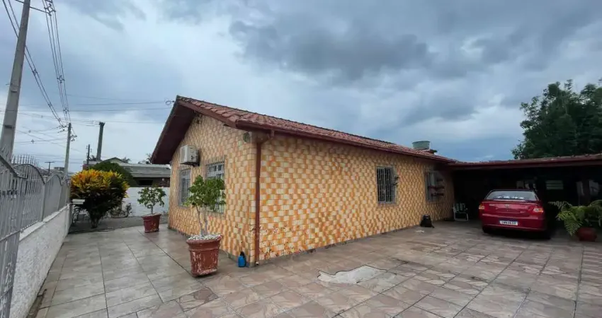 Casa com 3 quartos à venda na Rua Osvaldo Souza, 45, Aririu, Palhoça