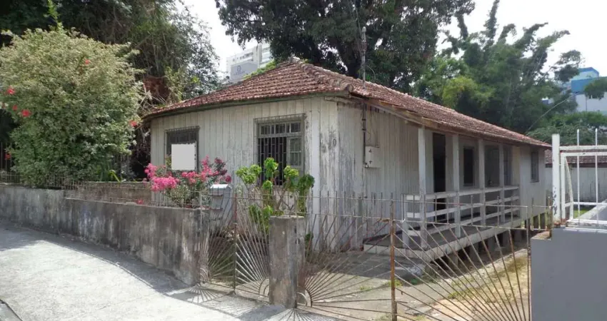 Terreno à venda na Rua Santo Antônio, 10, Barreiros, São José