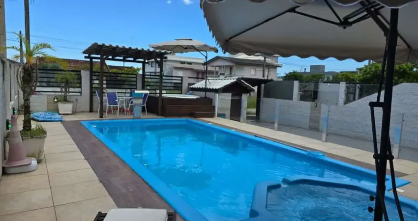 Casa à Venda na Enseada da Pinheira ? 400m² | 6 Dormitórios | 50m da Praia