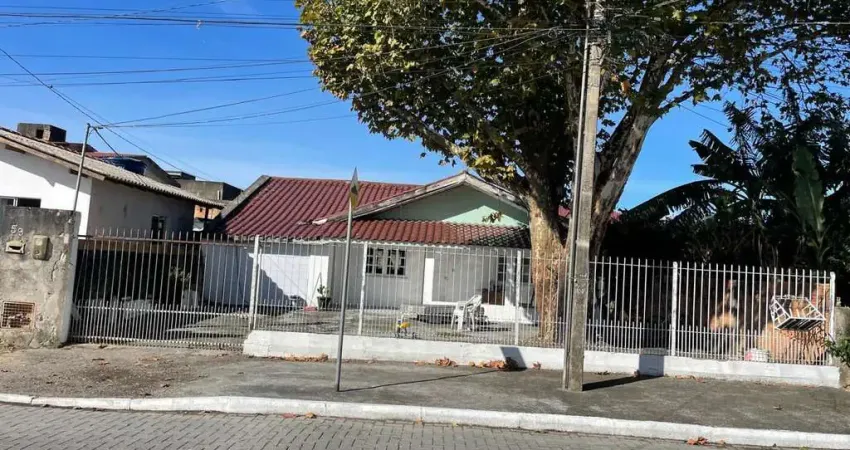 Casa com 3 quartos à venda na Rua Américo Vespúcio, 59, Barra do Aririú, Palhoça