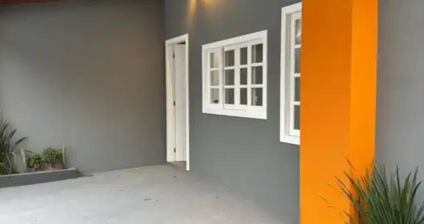 Casa com 2 quartos para alugar na Rodovia Doutor Antônio Luiz Moura Gonzaga, 3030, Rio Tavares, Florianópolis