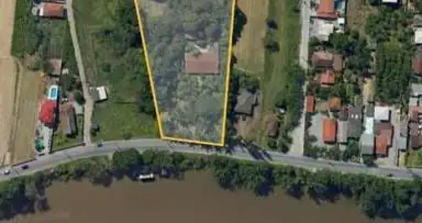 Terreno com viabilidade para construção de loteamento ou prédios residencial ou comercial