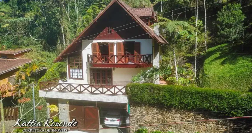 Casa em Condomínio para Venda em Nova Friburgo, Mury, 3 dormitórios, 1 suíte, 4 banheiros, 2 vagas