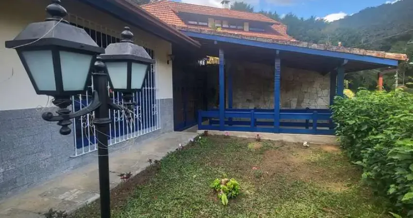 Casa para Venda em Nova Friburgo, Mury, 2 dormitórios, 1 suíte, 2 banheiros, 1 vaga