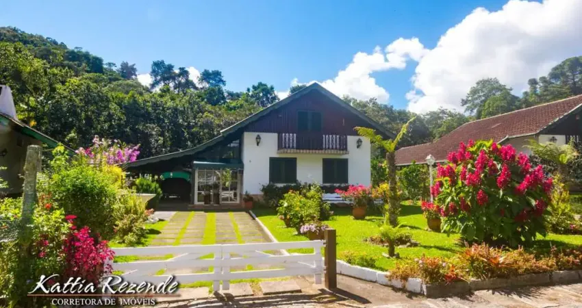 Casa em Condomínio para Venda em Nova Friburgo, Mury, 4 dormitórios, 1 suíte, 3 banheiros, 4 vagas