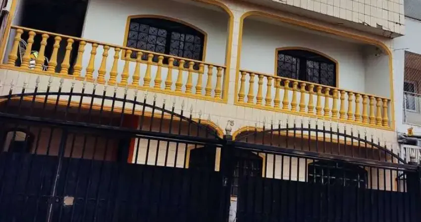 Sobrado para venda com 200 metros quadrados com 3 quartos em Guará I
