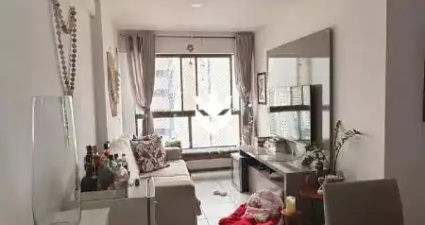 Apartamento andar alto em Casa forte com 02 quartos (1 suíte)