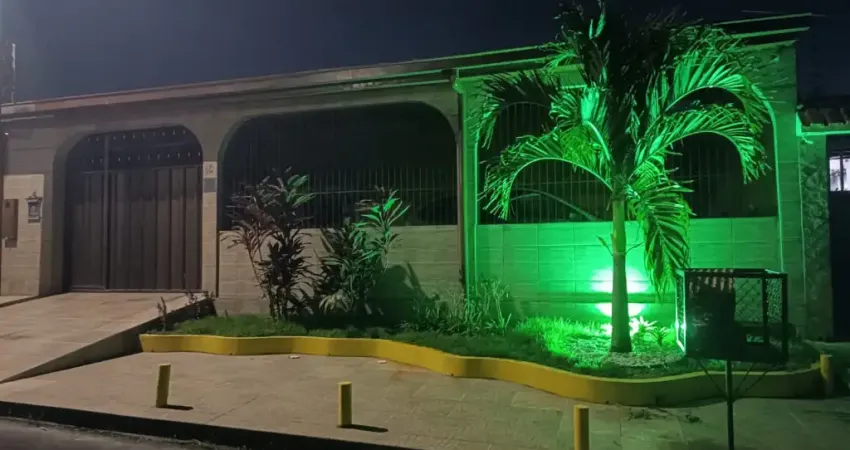 Casa no Parque Dez / 3 Suites - 100% Mobiliada - Quintal + Piscina