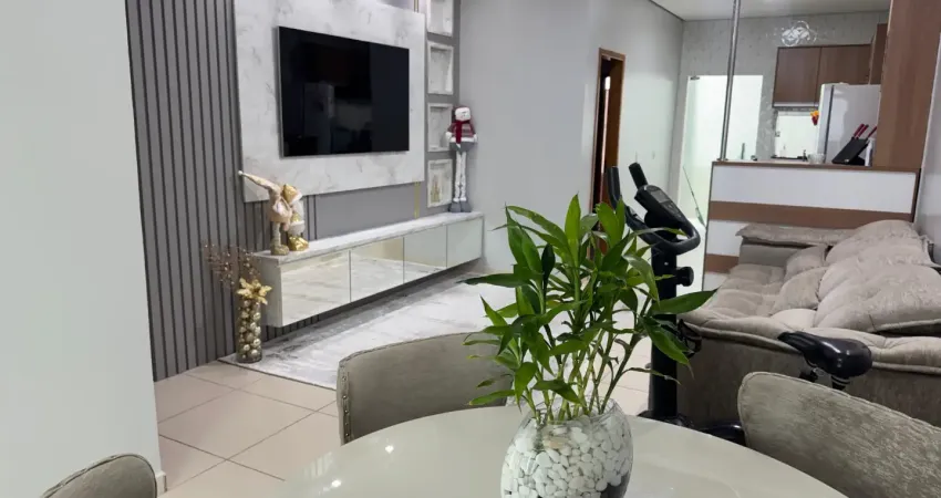 Casa de 3 quartos com piscina no parque dez / av das torres- fino acabamento