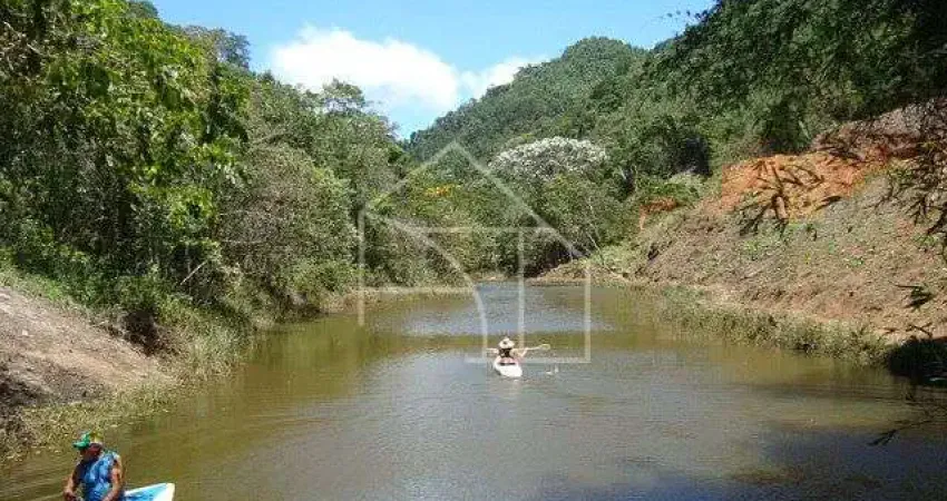 Sítio a venda entre Santa Leopoldina/Santa Teresa – 11 Hectares