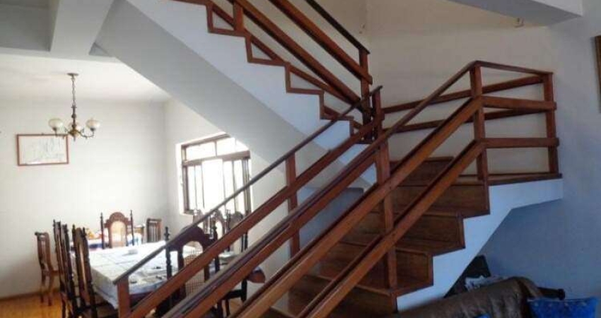 Casa com 5 quartos à venda no Fabrício, Uberaba 