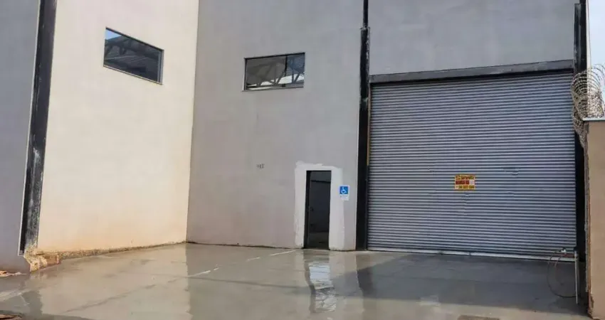 Aluga-se excelente galpão comercial/industrial próximo a av. ramid mauad!