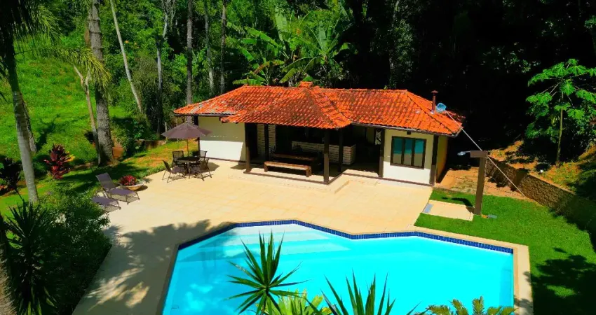 Refúgio dos Sonhos em Secretário – Casa com 500m², Lazer Completo e Suíte Master