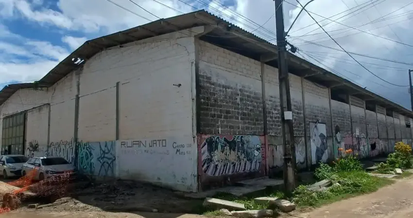 Galpão  para venda possui 3500 metros quadrados em Ibura - Recife - PE