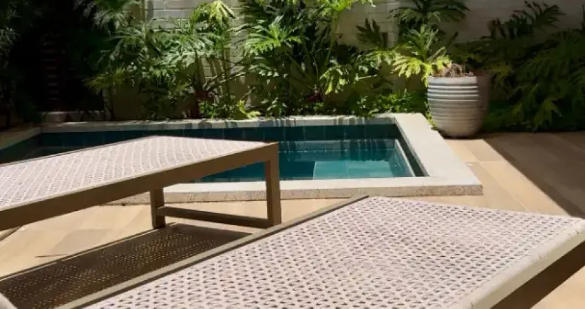 Apartamento térreo com 95 m² mobiliado com 2 quartos sendo 1 suíte a beira mar da praia dos carneiros