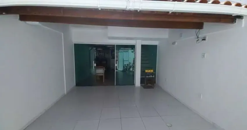 Imóvel para venda possui 114 metros quadrados com 3 quartos em Ipitanga - Lauro de Freitas - BA