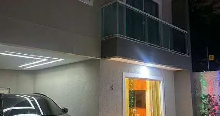 EXCELENTE CASA 3/4 COM SUÍTE E ARMÁRIOS PLANEJADOS EM PITANGUEIRAS - PORTEIRA FECHADA