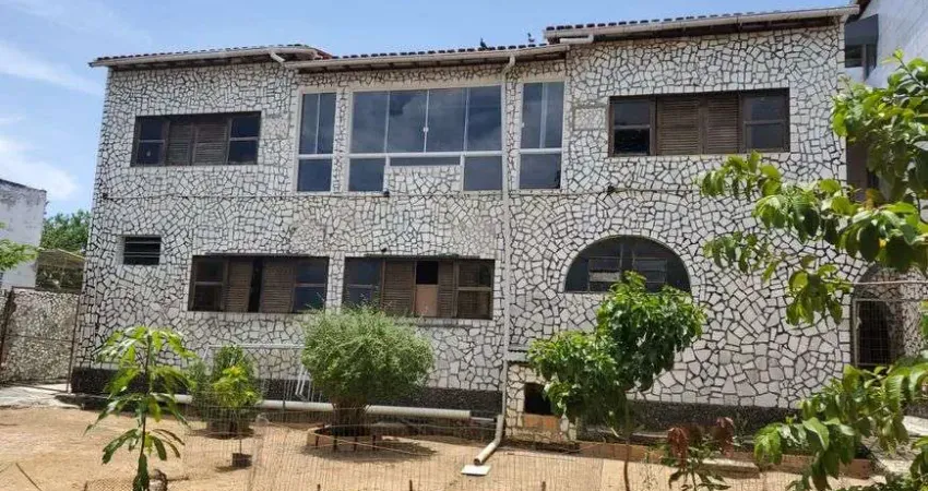 Casa para aluguel com 300 metros quadrados com 4 quartos em Centro - Lauro de Freitas - BA