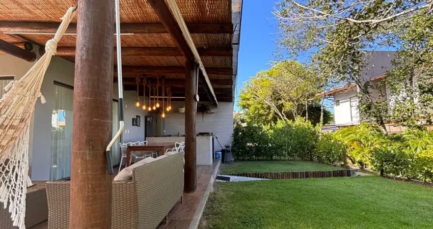 Casa em condomínio fechado com 3 quartos à venda na Rodovia BA-099, 8, Praia do Forte, Mata de São João
