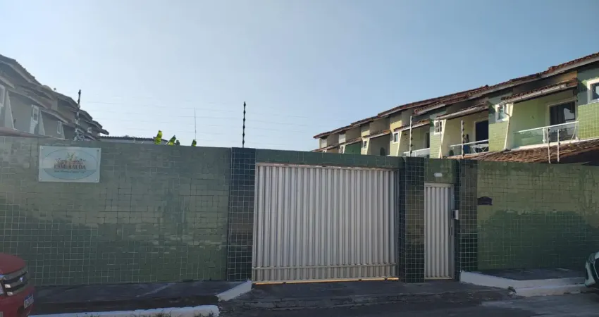 Village duplex com 02 suítes, sala ampla, garagem coberta, lavabo, cozinha com armários, área de serviço.