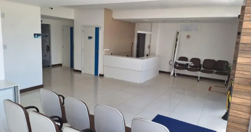 Ponto comercial com 6 salas para alugar na Rua Priscila B Dutra, 800, Buraquinho, Lauro de Freitas