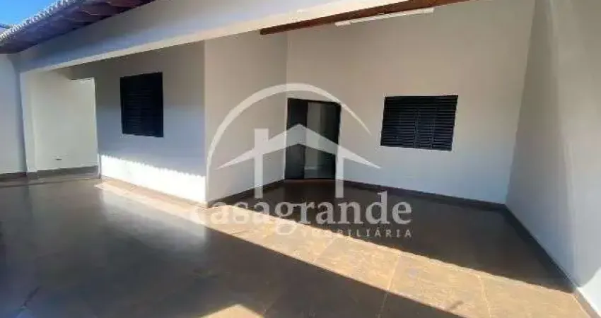 Casa com 3 quartos para alugar no Alto Umuarama, Uberlândia 