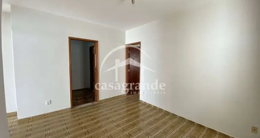 Casa com 4 quartos para alugar no Santa Mônica, Uberlândia 