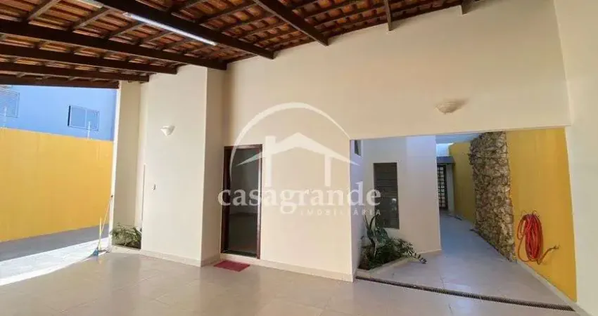 Casa com 5 quartos para alugar no Santa Mônica, Uberlândia