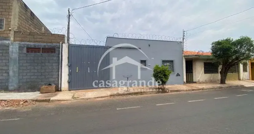 Barracão / Galpão / Depósito com 2 salas para alugar no Marta Helena, Uberlândia