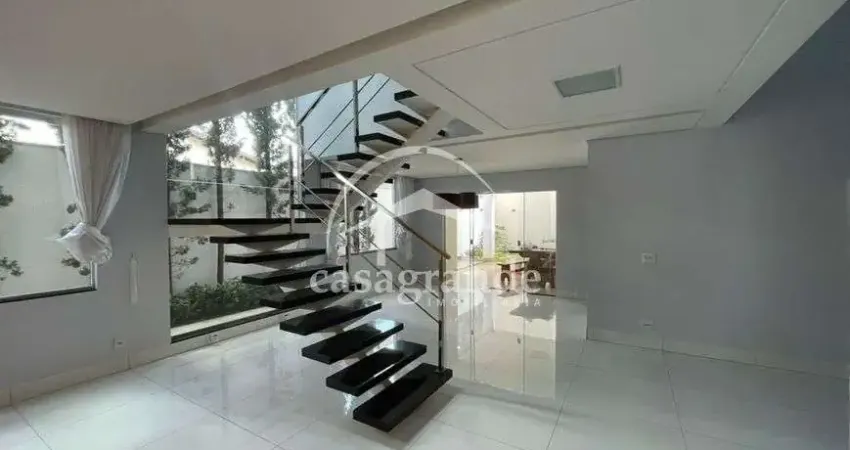 Casa com 3 quartos para alugar no Alto Umuarama, Uberlândia 