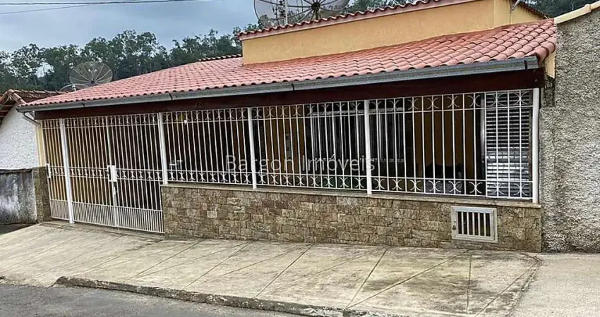 Casa com 02 moradas para venda no Bairro Nossa Senhora da Penha em Matias Barbosa MG