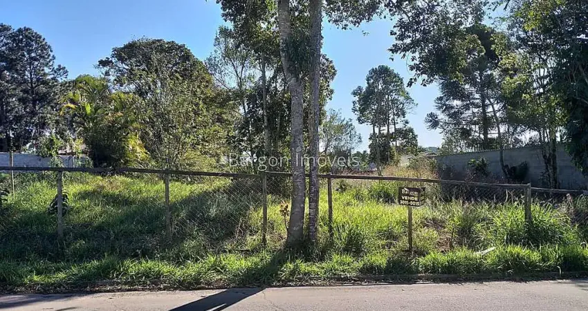 Terreno com 1.220 metros quadrados com topografia plana a venda no Bairro Novo Horizonte região do Aeroporto em Juiz de Fora.