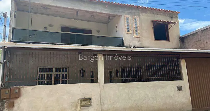 Casa com 3 suítes a venda no Bairro Linhares em Juiz de Fora