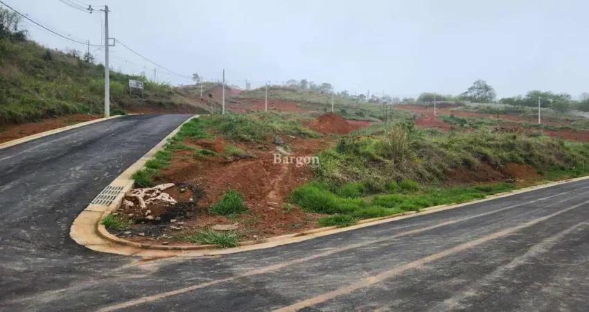 Terreno de esquina com 409 metros quadrados a venda no Condomínio Reserva Salvaterra em Juiz de Fora