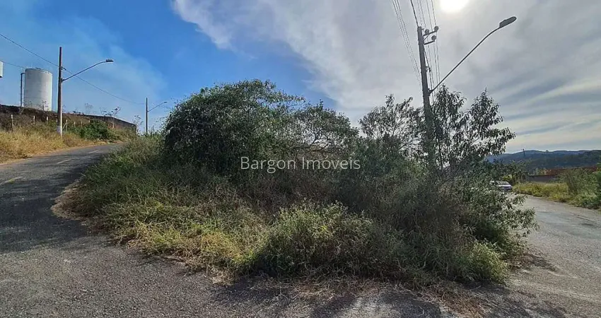 Lote de esquina com total de 494 metros quadrados a venda no Residencial São Luiz em Juiz de Fora
