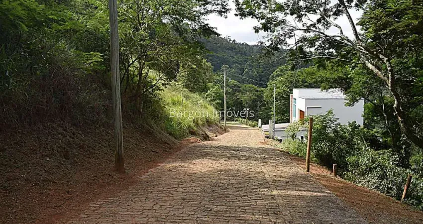 Oportunidade de morar ao meio da natureza em um lote com 1.861 metreos quadrados no Condomínio Ecológico Estrada Real em Juiz de Fora