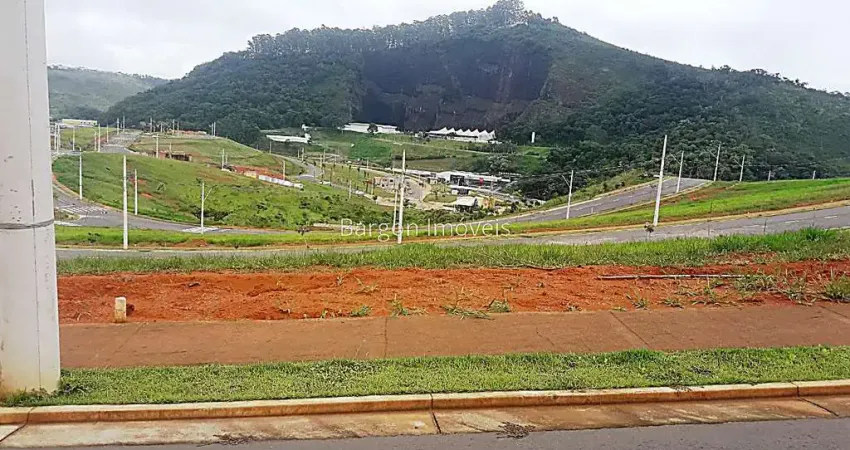 Excelente terreno em condomínio de alto padrão, no bairro Salvaterra, Juiz de Fora.
