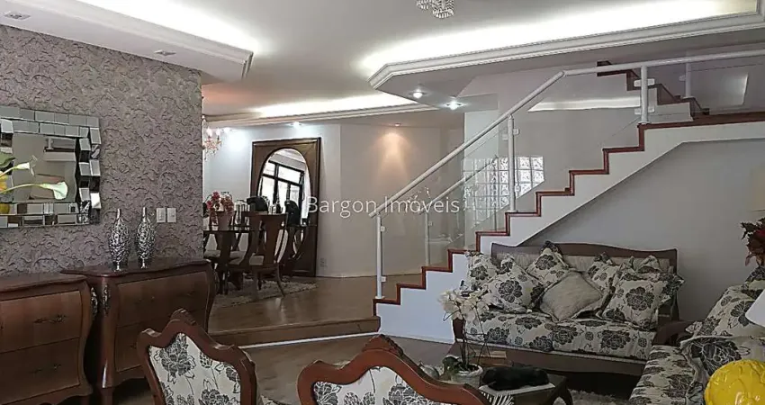 Casa 5 quartos sendo 2 suítes a venda em Condomínio Fechado no Bairro São Pedro em Juiz de Fora