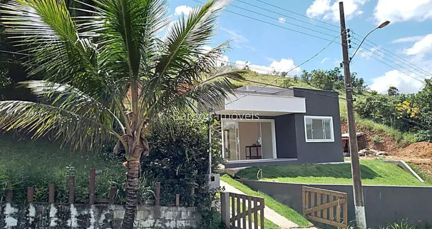 Granja com 2.940 metros quadrados com casa de 2 quartos sendo 1 suíte a venda em condomínio fechado em simão pereira