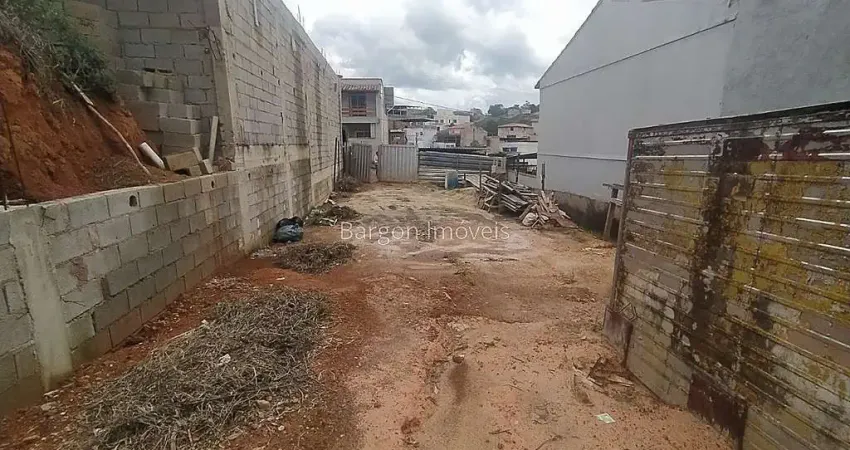 Lote totalmente plano com 225 metros quadrados a venda no Bairro São Geraldo em Juiz de Fora