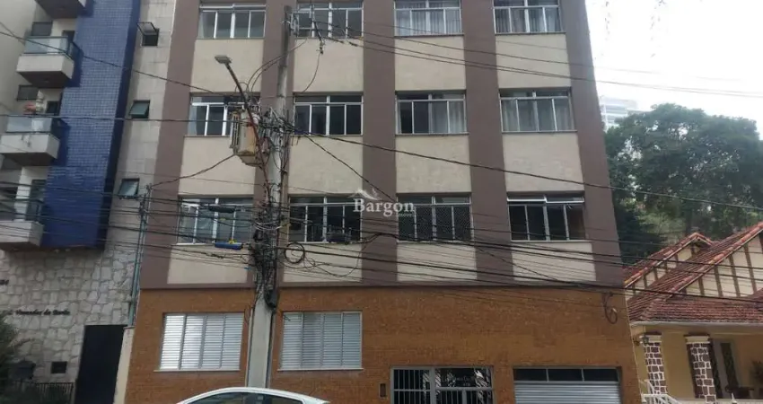 Apartamento de 3 quartos sendo 1 suíte a venda no Centro de Juiz de Fora