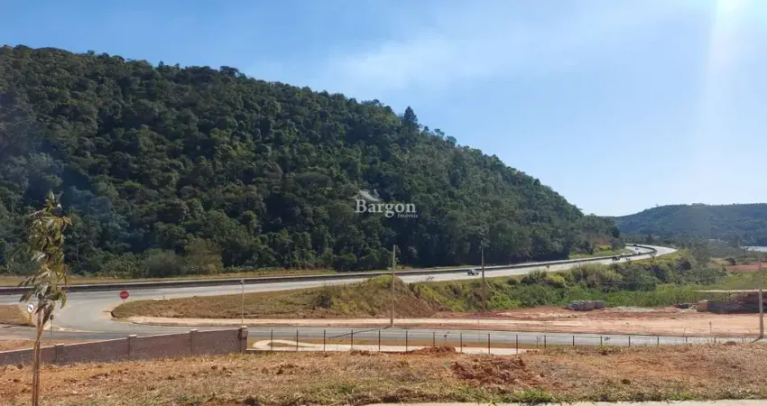 Lote com 300 metros quadrados a venda no Condomínio Estrela do Lago em Juiz de Fora